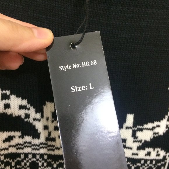 Studio 8T Christmas Sweater Holidays Reindeer NWOT - Picture 9 of 10